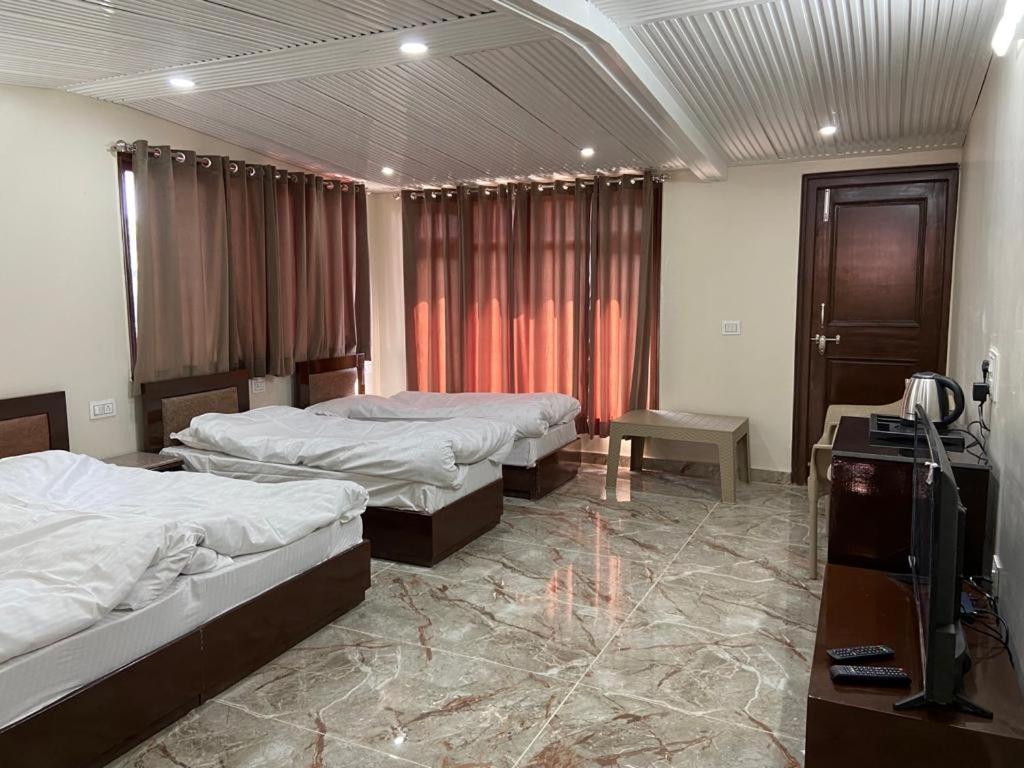 Dhanlaxmi Apartments Shimla Bagian luar foto