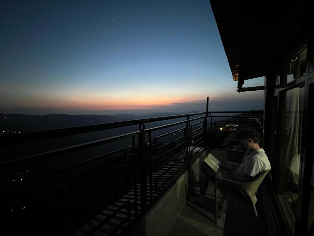 Dhanlaxmi Apartments Shimla Ruang foto