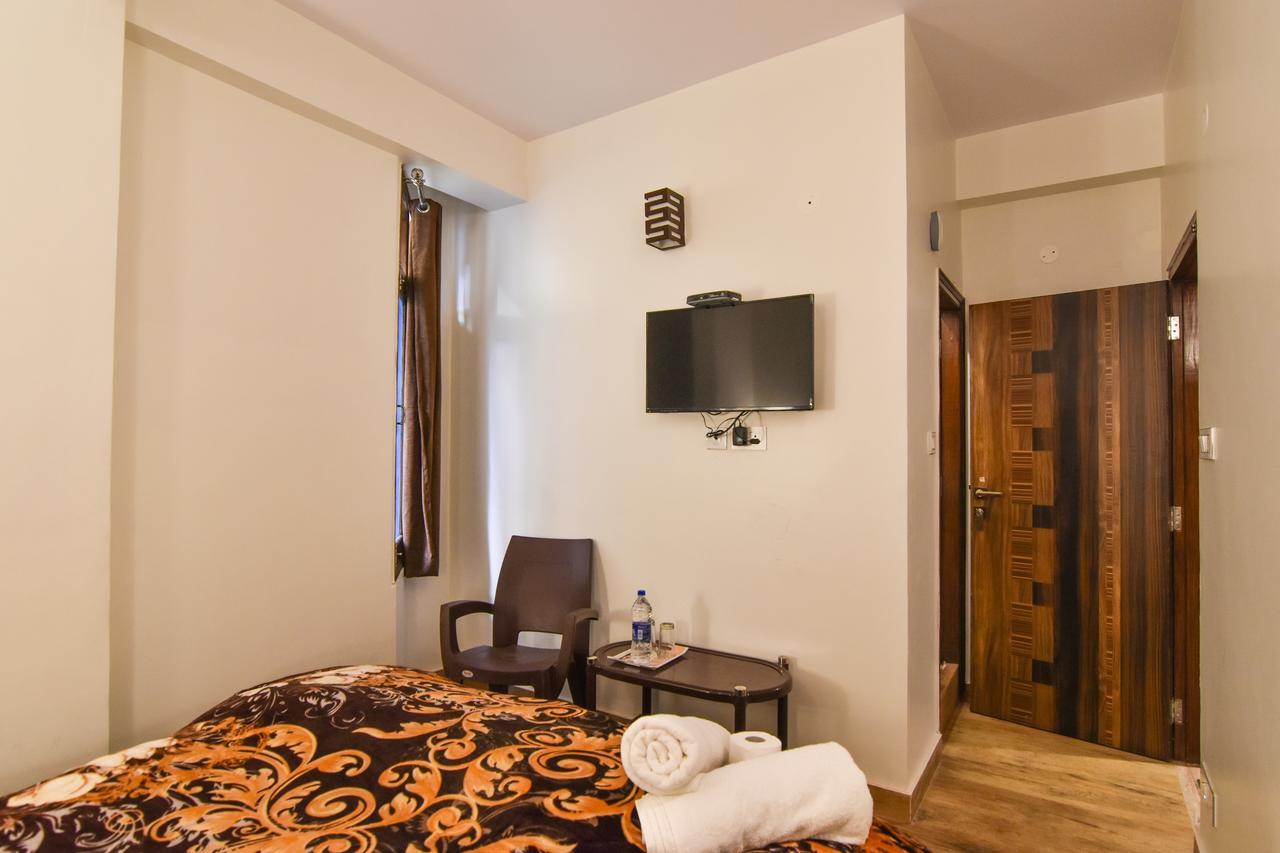 Dhanlaxmi Apartments Shimla Bagian luar foto